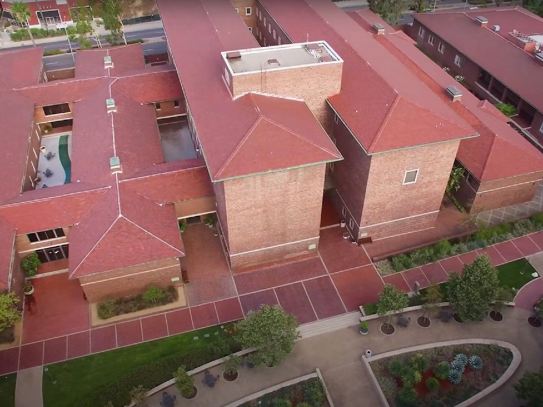 Aerial view of the Los Angeles campus building